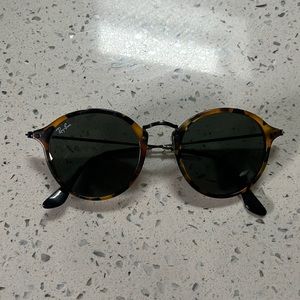 Ray Ban Round Fleck